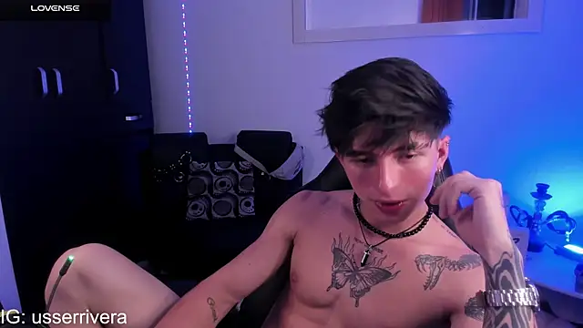 Snapshot of Thomass_clark chatting on February 2, 2025, 4:37 am Thomass clark online show from February 2, 2025, 4:37 am