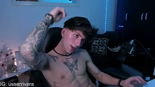 Snapshot of Thomass_clark chatting on December 20, 2024, 5:14 am Thomass clark online show from December 20, 2024, 5:14 am