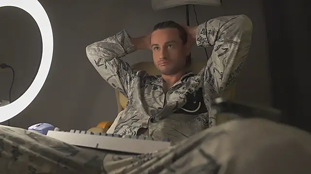 Keen   Luckystrike online show from March 21, 2025, 12:51 am