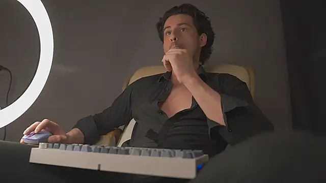 Keen   Luckystrike online show from March 22, 2025, 1:54 am