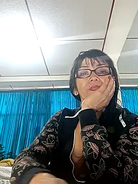 kelly dirty  online show from January 14, 2026, 12:53 pm