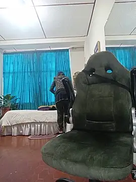 kelly dirty  online show from December 22, 2025, 12:38 pm