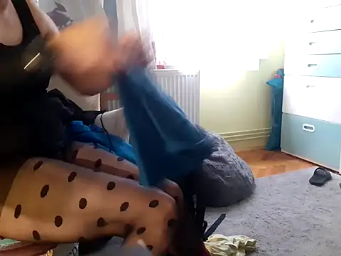 feathersify online show from October 9, 2025, 5:52 am