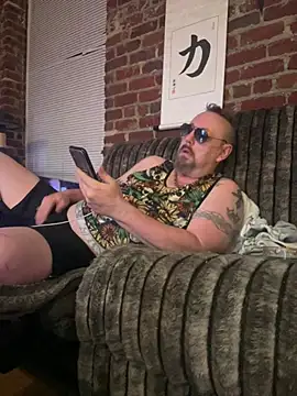 Snapshot of Littledick007007 chatting on March 5, 2026, 10:23 am Littledick007007 online show from March 5, 2026, 10:23 am