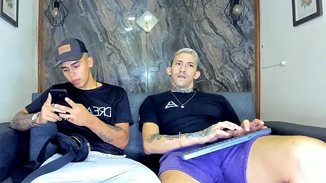 Snapshot of yeckodream chatting on March 9, 2025, 3:54 am yeckodream online show from March 9, 2025, 3:54 am