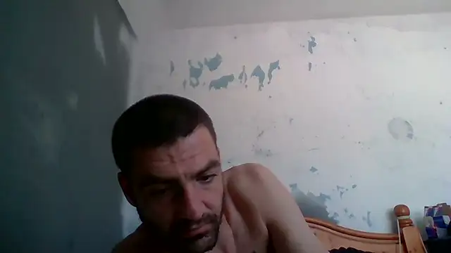 ThatGuyNextDoor1992 online show from September 28, 2025, 7:15 am