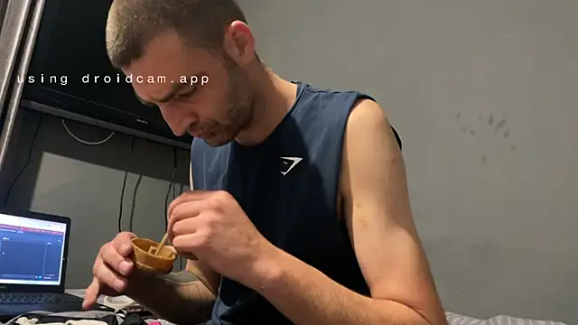 ThatGuyNextDoor1992 online show from September 17, 2025, 9:06 pm