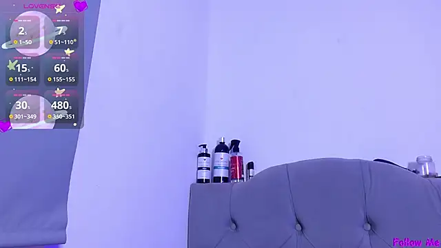 Red-moon1 online show from March 21, 2025, 5:23 pm