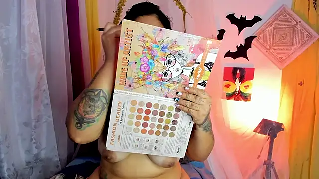 sophiaamethystt online show from October 14, 2025, 9:58 pm