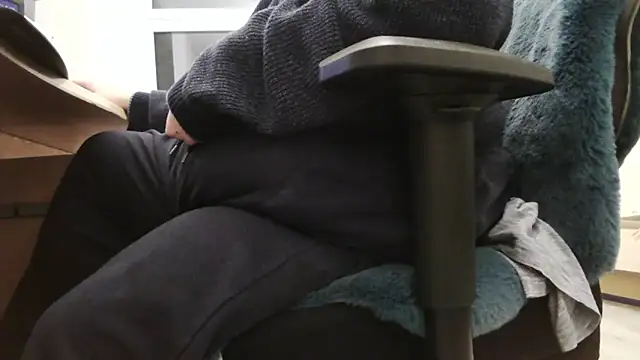 chubbysmallcockxh online show from November 1, 2025, 4:34 pm