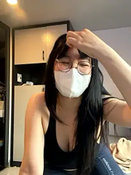 Onee-Chew online show from January 13, 2026, 6:39 am