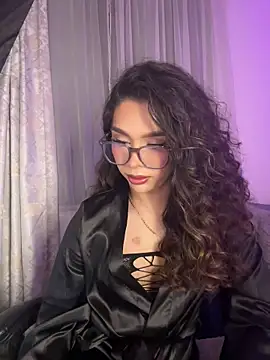 Samantha Bernardo online show from April 9, 2026, 3:41 am
