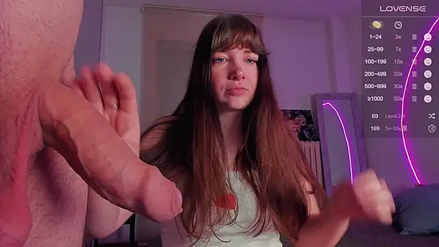 alicekaneky online show from October 26, 2025, 4:57 am