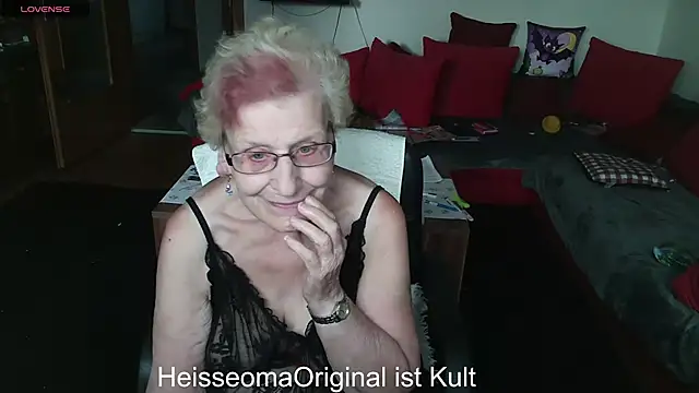 HeisseomaOriginal online show from September 17, 2025, 7:10 am