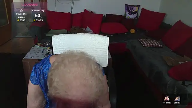 HeisseomaOriginal online show from December 1, 2025, 12:28 pm