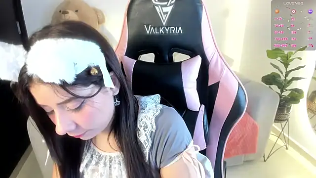 eval lee18 online show from February 28, 2025, 8:09 am