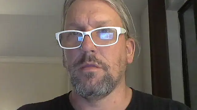 blackdogs1978 online show from February 10, 2026, 2:43 am