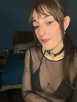 unasolamia online show from June 14, 2026, 8:10 pm
