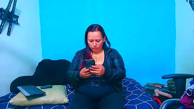 Diana Lozano online show from August 3, 2026, 3:36 am