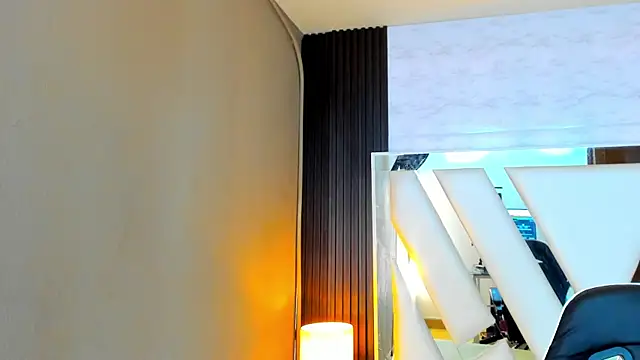 Linda4Petite online show from November 4, 2025, 6:22 pm