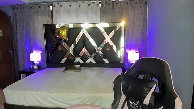 Linda4Petite online show from June 13, 2026, 6:50 pm