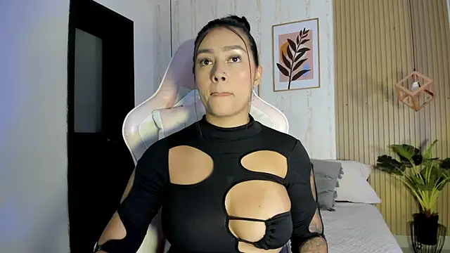 CameronCollins  online show from September 15, 2025, 7:47 pm