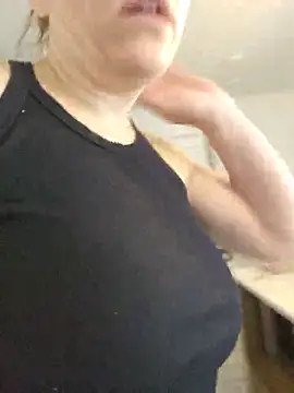 Ellie-L-Elizabeth online show from July 5, 2026, 2:57 pm