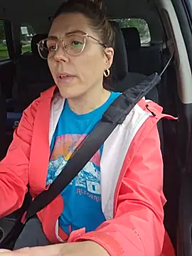Snapshot of Ellie-L-Elizabeth chatting on June 18, 2026, 2:33 pm Ellie-L-Elizabeth online show from June 18, 2026, 2:33 pm