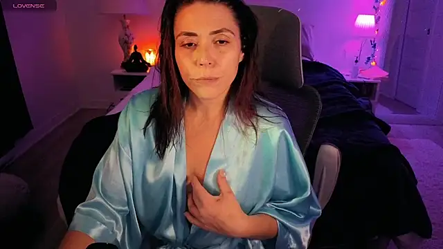 Ellie-L-Elizabeth online show from October 25, 2025, 4:22 am