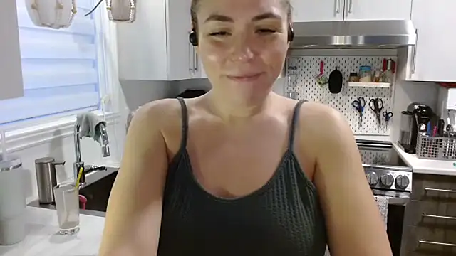 Ellie-L-Elizabeth online show from March 16, 2025, 11:05 am