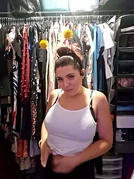 Ellie-L-Elizabeth online show from October 30, 2025, 4:04 pm