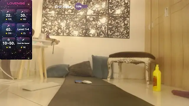 evelaurent online show from June 4, 2026, 8:46 pm