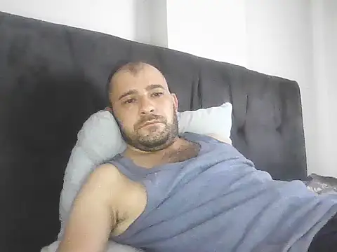 NiiiRvaNaa online show from September 14, 2025, 4:46 am