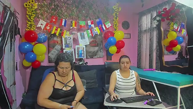 lesbiancuple online show from June 21, 2026, 12:55 pm
