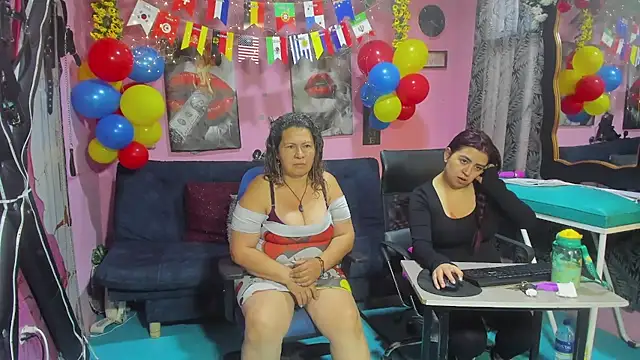 lesbiancuple online show from June 20, 2026, 12:10 pm
