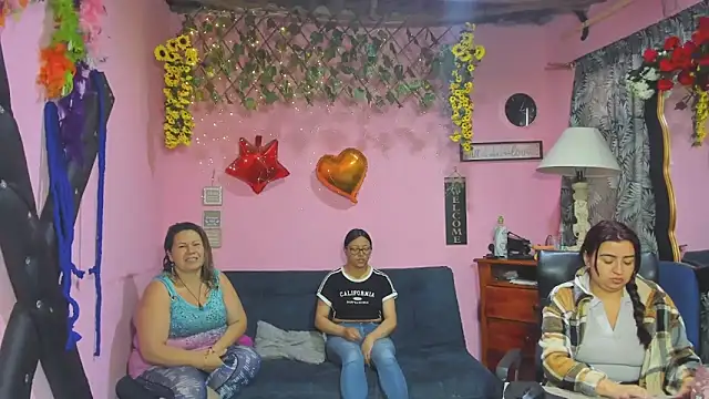 lesbiancuple online show from March 30, 2026, 11:55 am