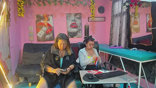 lesbiancuple online show from June 15, 2026, 1:11 pm