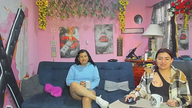 lesbiancuple online show from April 27, 2026, 12:03 pm