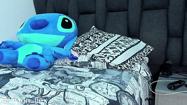 leyton flex online show from November 6, 2025, 12:25 am