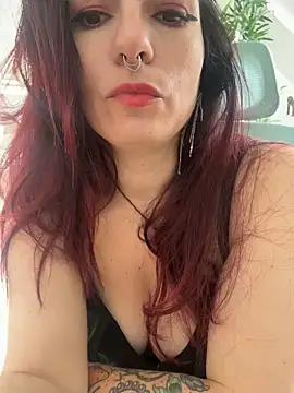 LunaMoongirl online show from May 7, 2026, 9:45 am