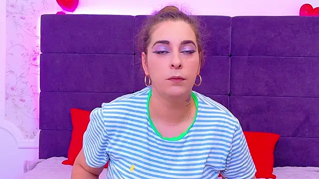 KarinaNoir online show from May 21, 2026, 3:59 am