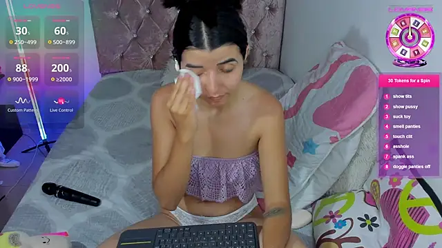 amy petite online show from June 4, 2026, 4:33 pm
