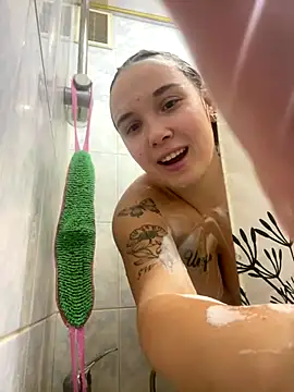 Sandra SW  online show from December 15, 2025, 1:50 pm