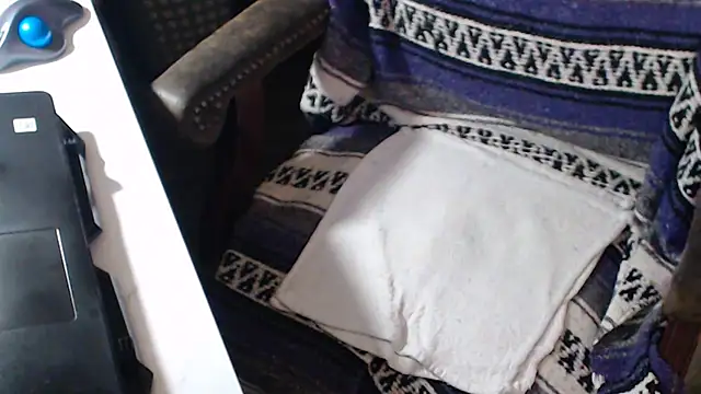 Snapshot of QueenDenizeAndTheCaptain chatting on October 13, 2025, 3:08 am QueenDenizeAndTheCaptain online show from October 13, 2025, 3:08 am