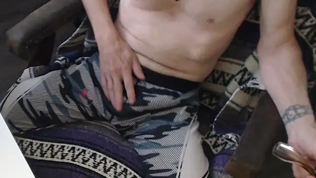 Snapshot of QueenDenizeAndTheCaptain chatting on September 9, 2025, 2:48 pm QueenDenizeAndTheCaptain online show from September 9, 2025, 2:48 pm