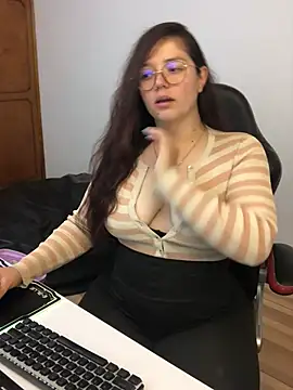 kayortiiz online show from June 7, 2026, 11:10 pm
