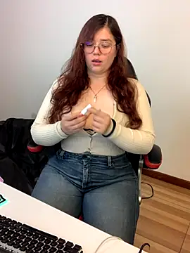 kayortiiz online show from September 13, 2025, 2:11 am