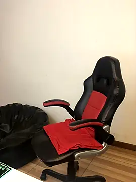 kayortiiz online show from November 19, 2025, 12:54 am