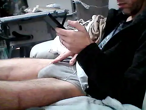 mickzizi online show from January 7, 2025, 7:42 am