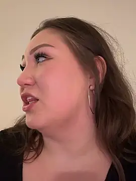 RosieDixx online show from November 4, 2025, 3:43 am